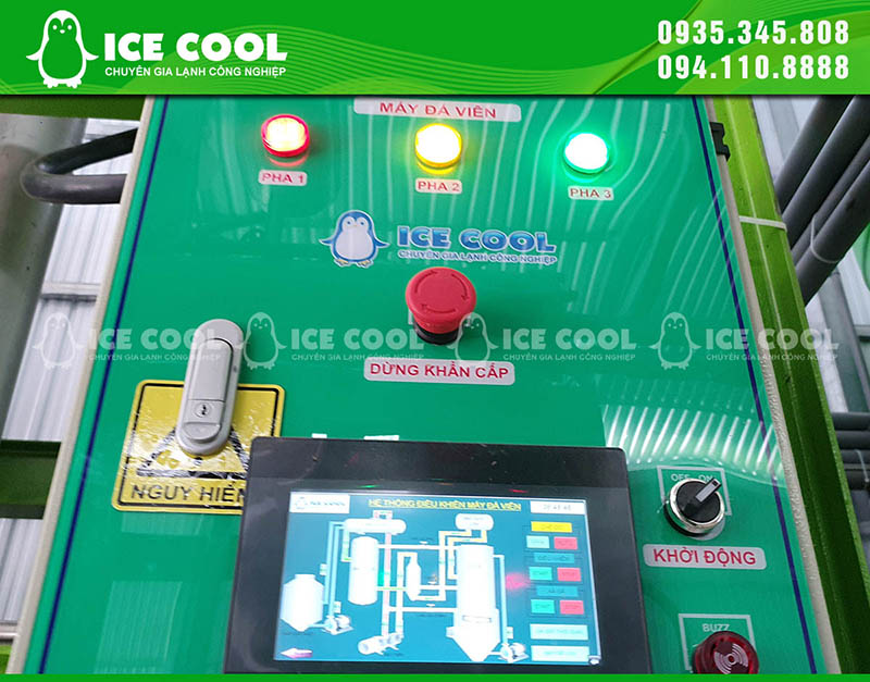 Control screen of pure ice machine used at Mo Duc