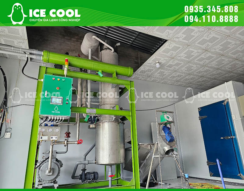 The condenser is an important part that needs regular maintenance and cleaning.