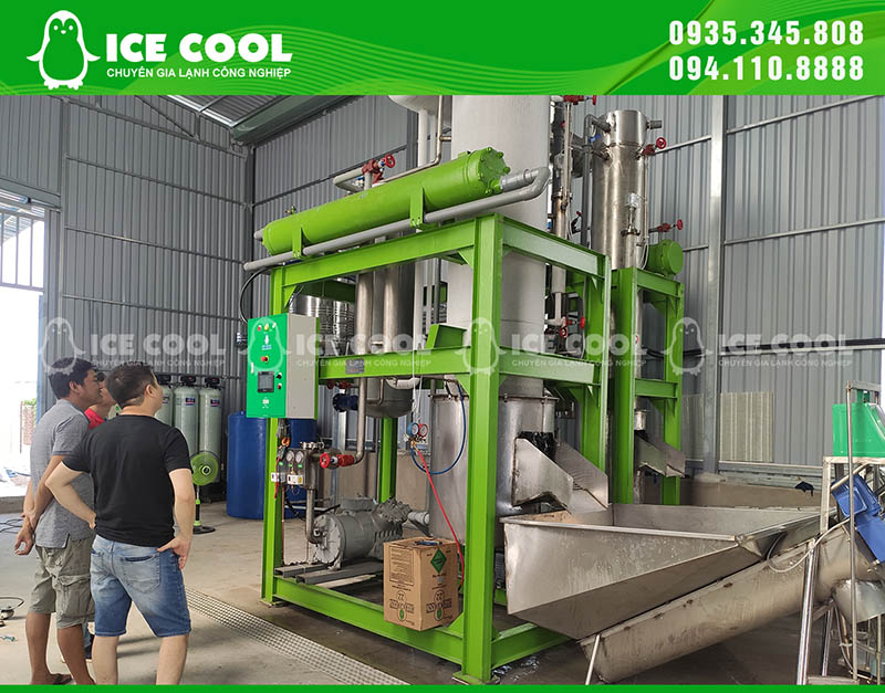 Regular maintenance is an important factor to help the ice machine operate stably.