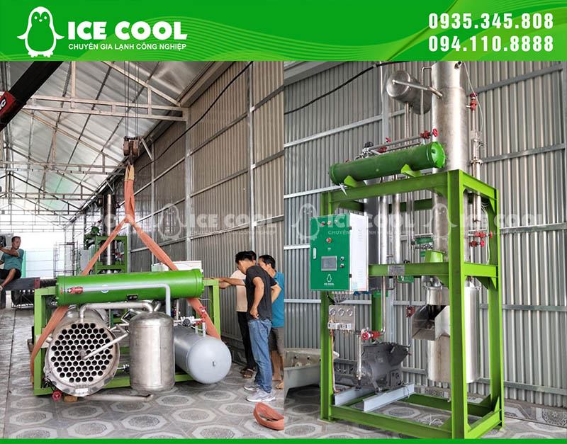 The machine is installed on site and connected to electricity for stable operation.